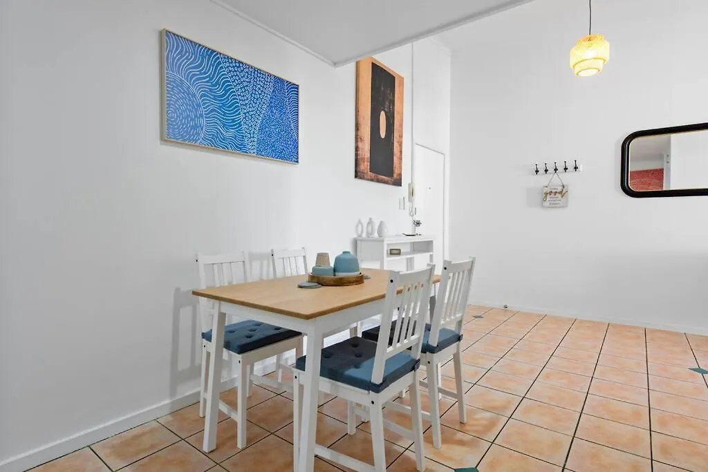 New Farm Nest- 2Bed 1Bath Balcony Apartment Brisbane